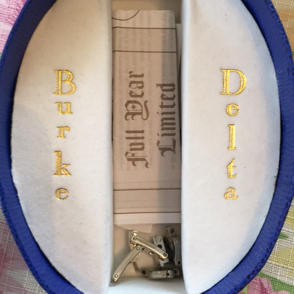 Vintage Delta Burke Watch - Picture 7 of 8